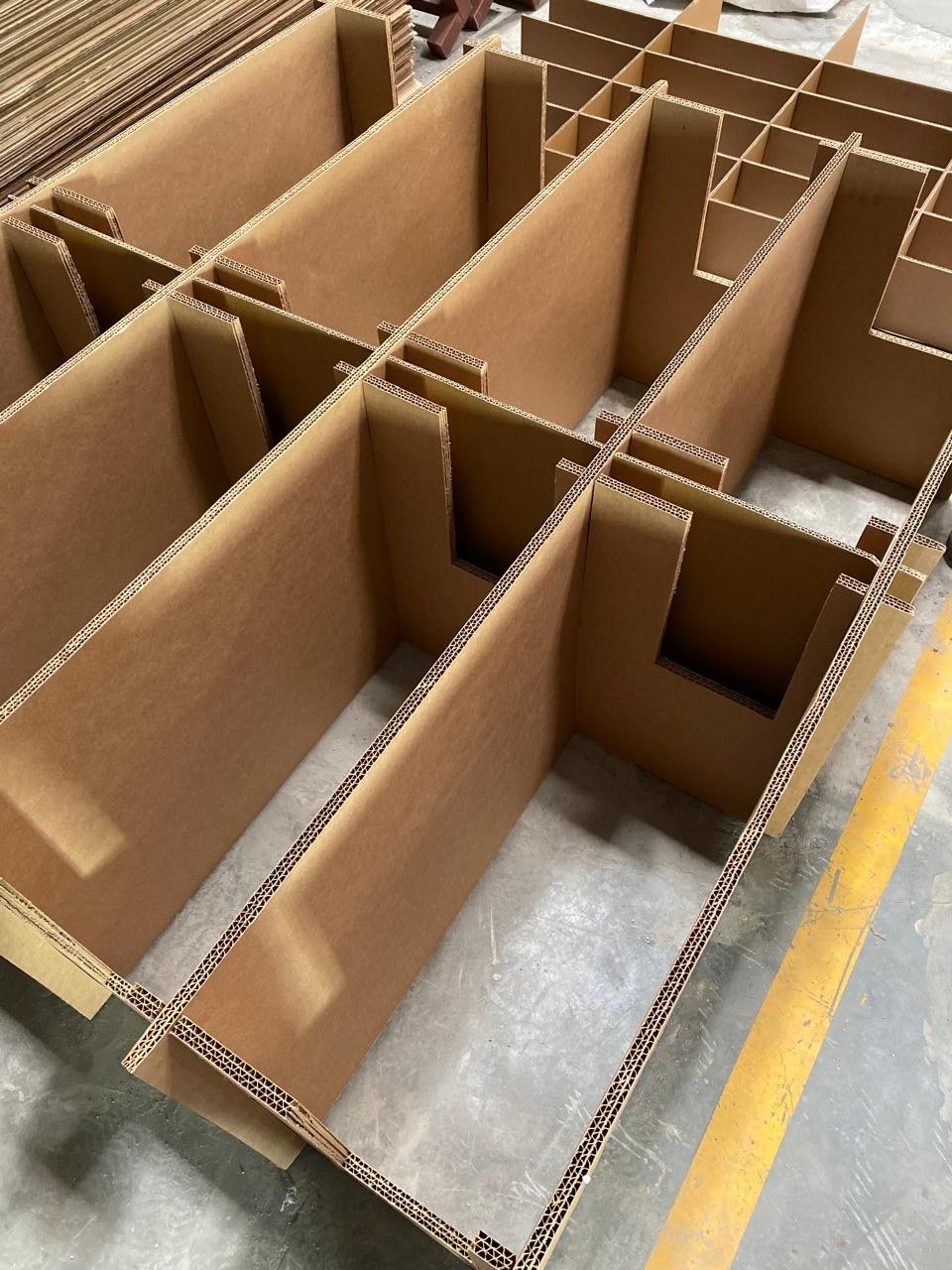 Corrugated cell dividers in production