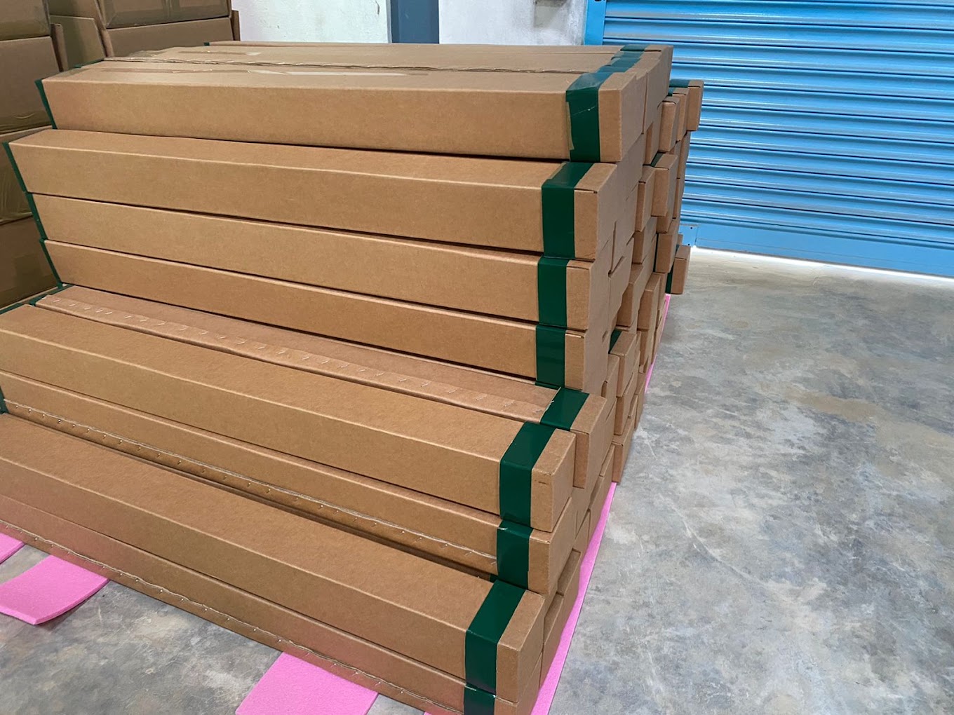 Edge-protected long corrugated export cartons